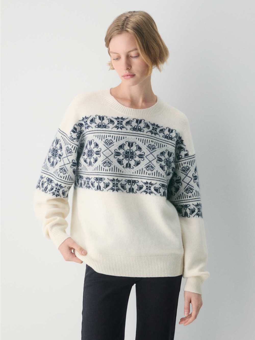 Aritzia Wilfred Isabelle Wool Cashmere Sweater Light Birch Dark Night Navy